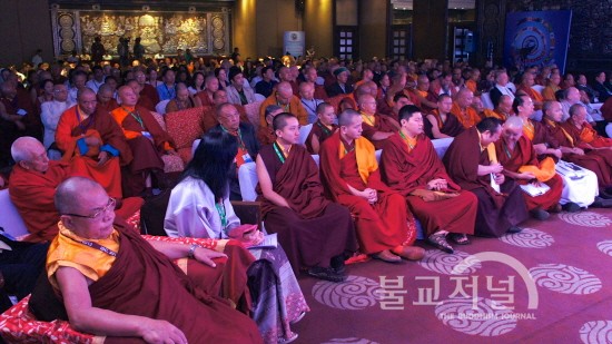달라이라마를 비롯해 아쇼카재단에서 주관한 국제불교연합 창단에 40여 개국이 참여했다.