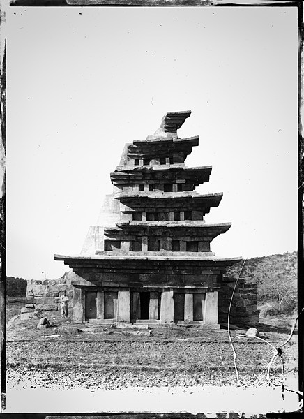 익산 미륵사지 석탑. 1917년 촬영. 사진 제공 국립익산박물관.